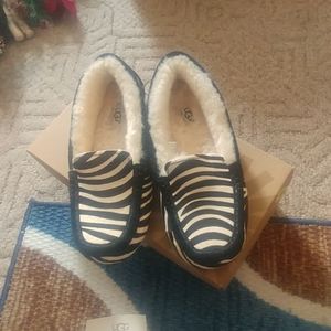 Ugg slipper shoe